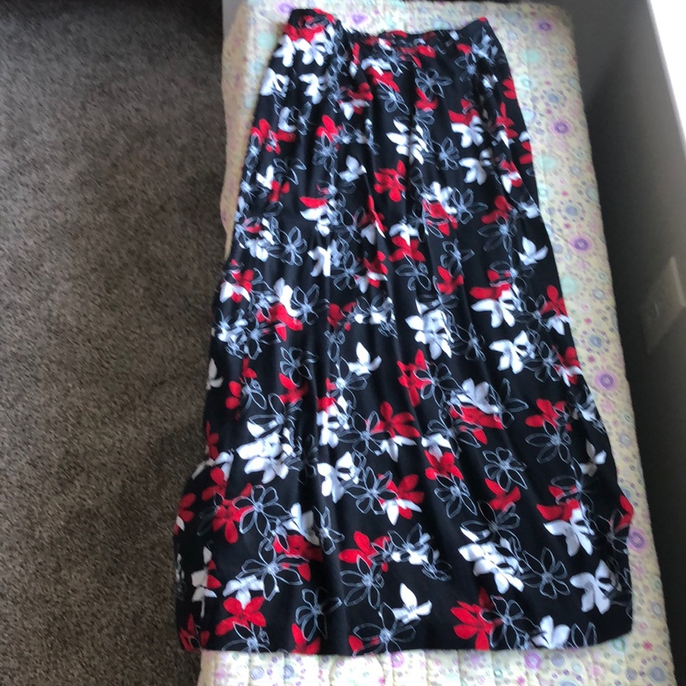 Jaclyn Smith skirt long